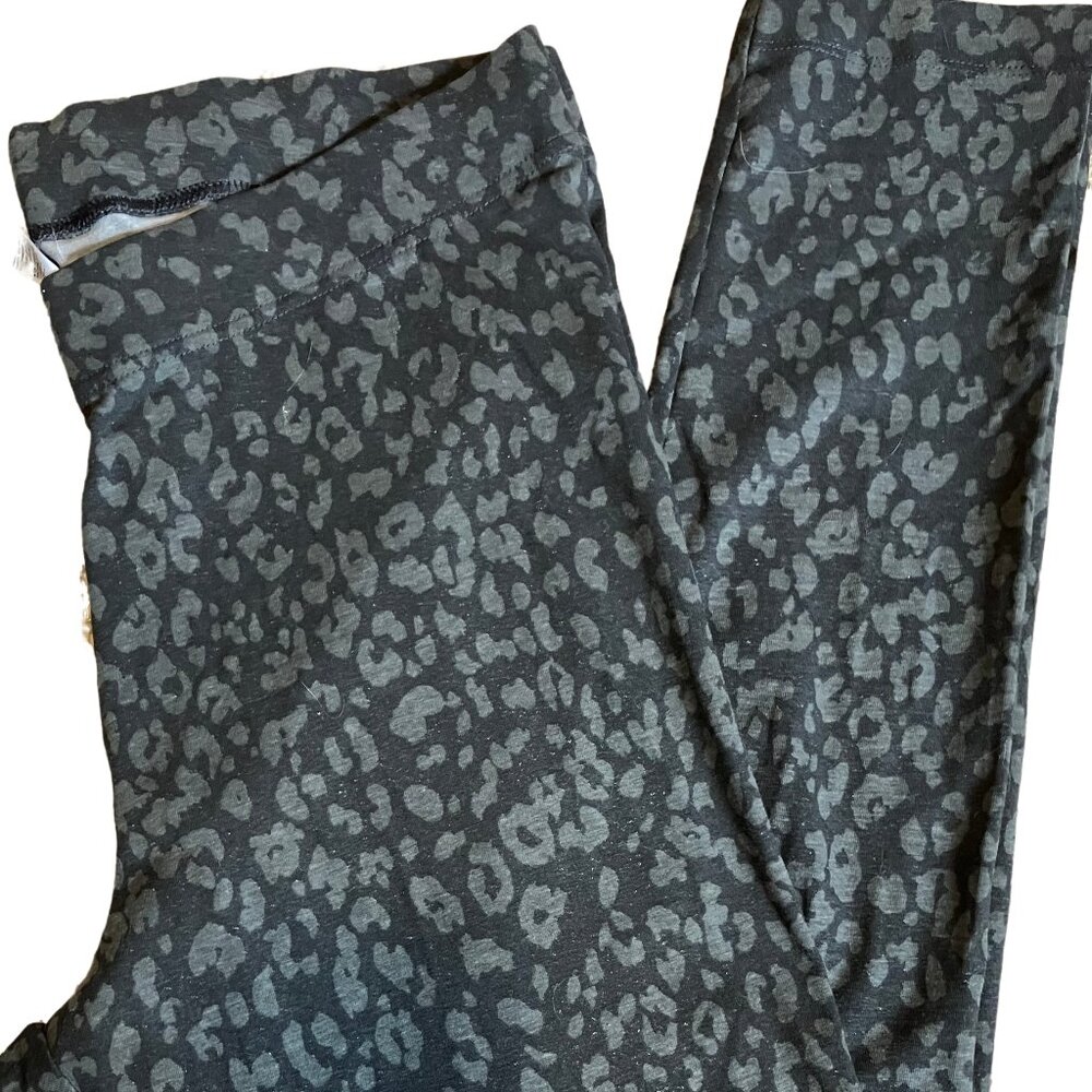EUC Old Navy Animal Print Leggings Size: Large